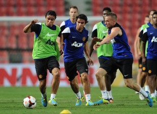 Rafael+Manchester+United+Training+Session+jPZI_Oo2ONHl